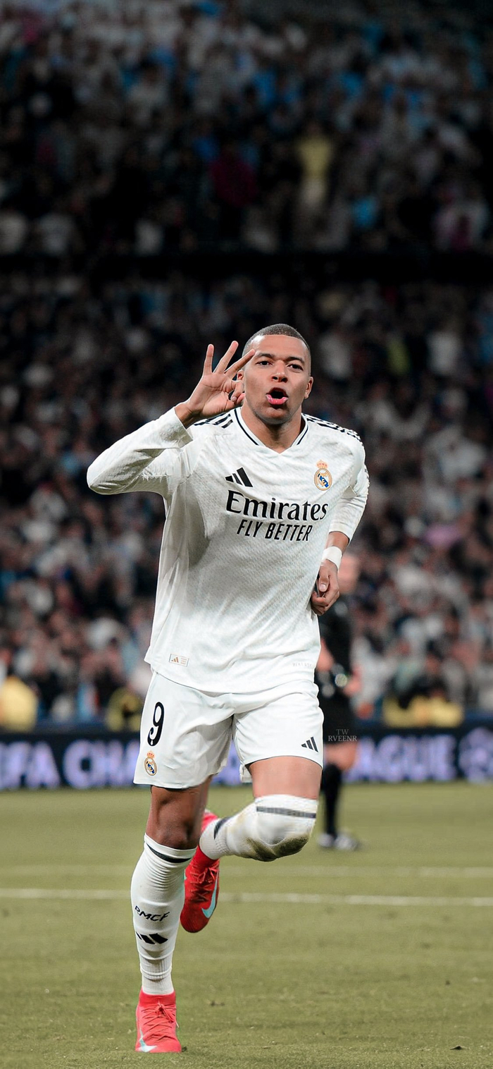 第四次，曼联错失进入欧冠区的机会。